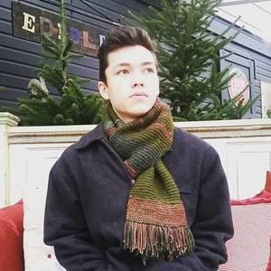 Meet your Posher, Simon